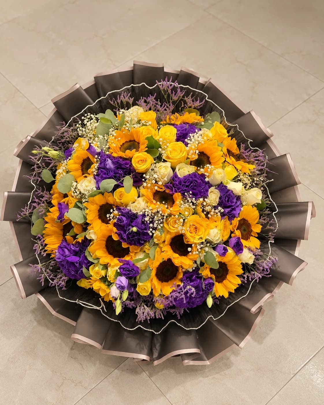 Vibrant Sunflower Mix في الأردن عمان أفضل سعر